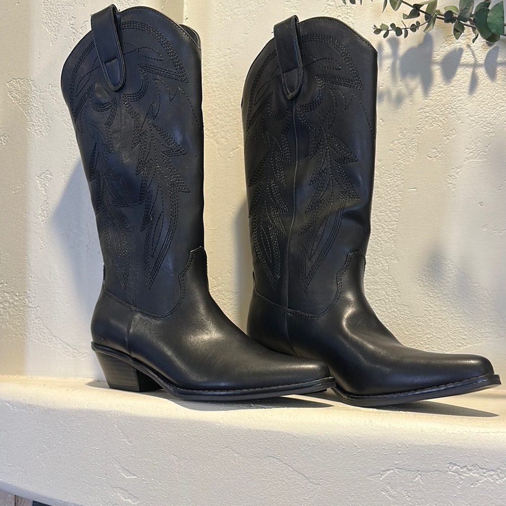 Madden Girl Black Heeled Boots Classic Design